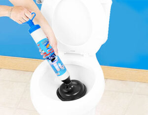Khi sử dụng bơm cần lưu ý miệng bơm phải khít với miện thoát chất thải